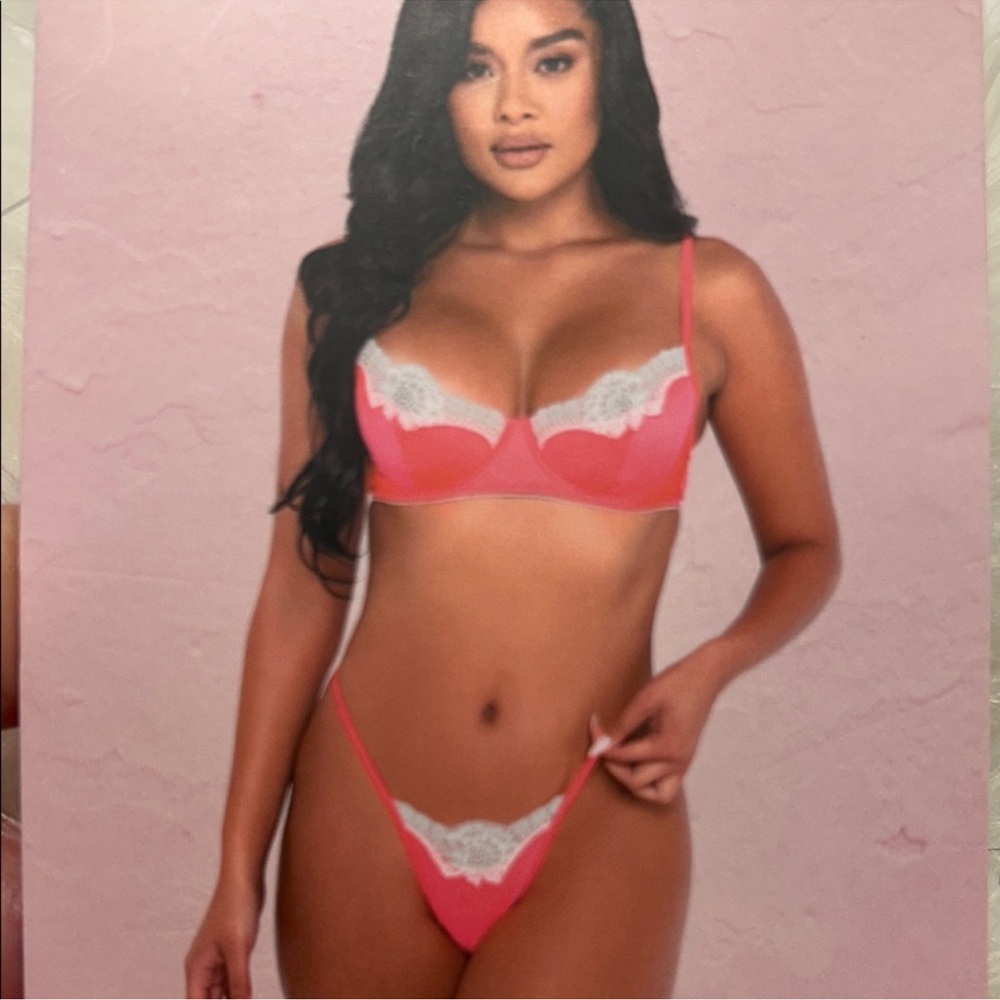 (BNWT) Romantic Rendezvous Lace & Satin  Lingerie Set. Pink & white 32B -34B